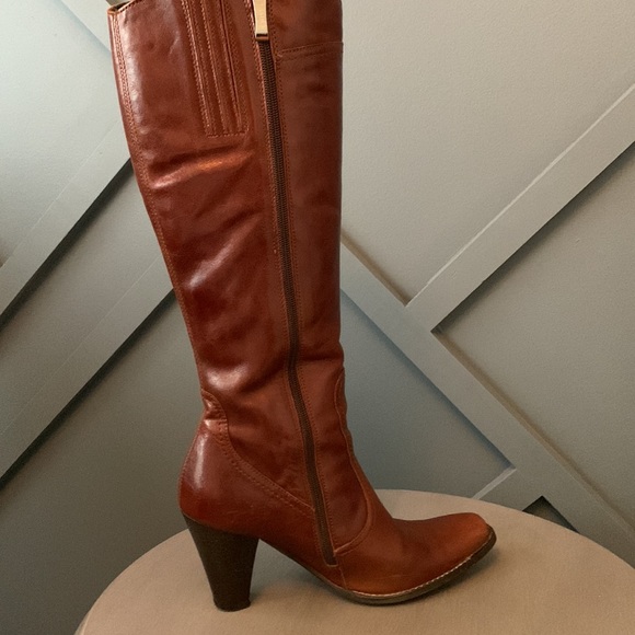 Lasoki Knee High Leather Boot - Picture 5 of 9